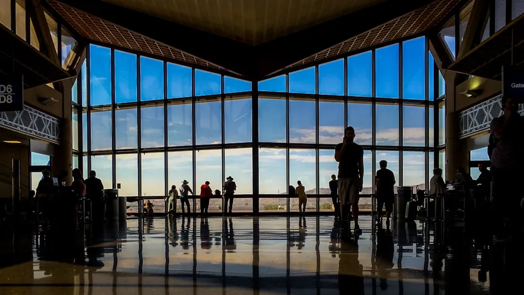Best Airline Credit Cards of 2026: Free Bags, Miles and Elite Status