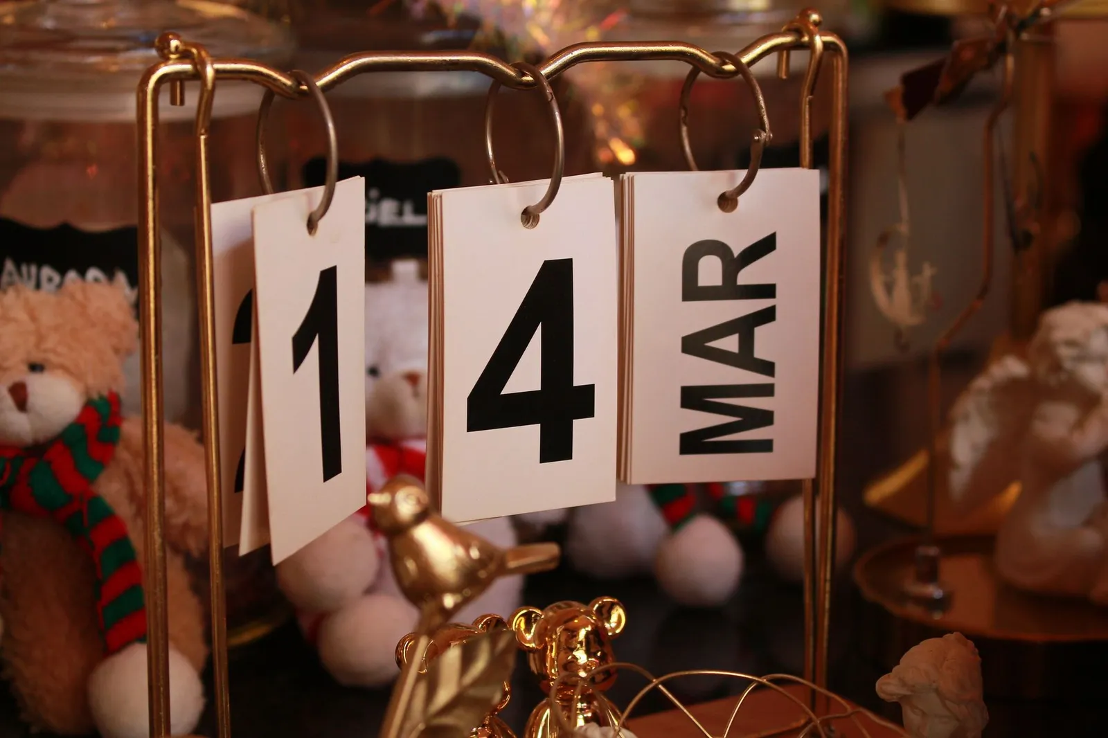 Calendar marking off months to visualize the limited-time 0% APR promotional window on a balance transfer card.