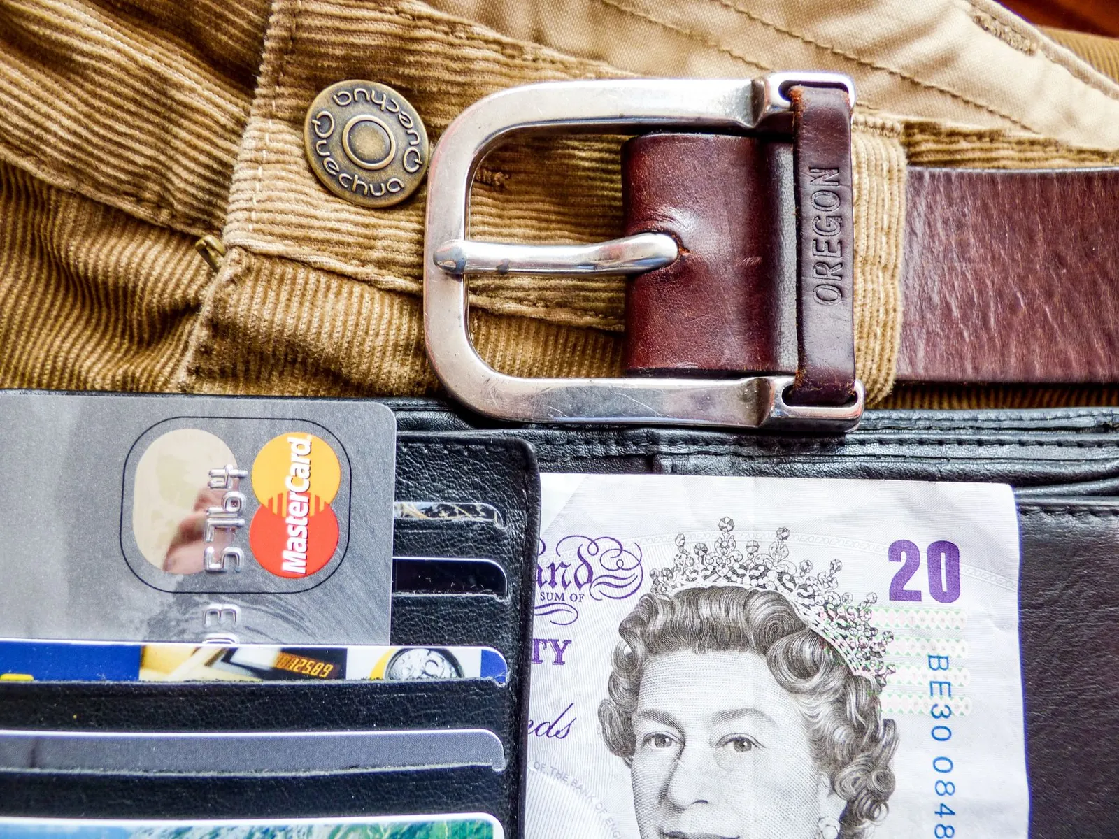 Split comparison of personal versus business credit profile and spending limits